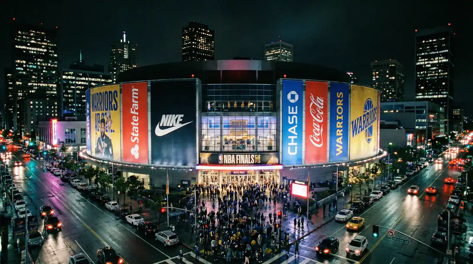 Patrocínios de casas de apostas na NBA com dados financeiros e debate sobre integração
